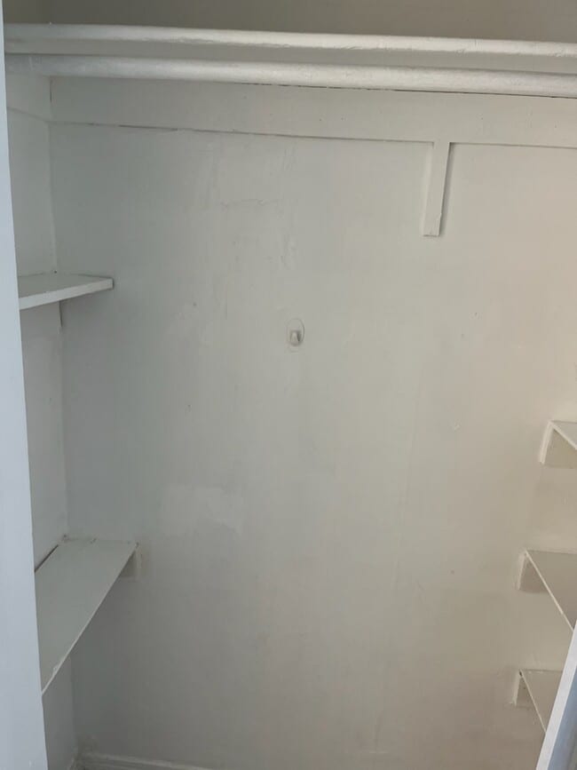 Building Photo - 5551 NW 32nd Ave Unit A