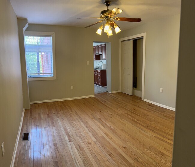 Photo - 125 42nd St House