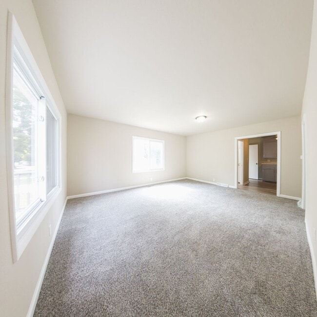 Photo - 3 Bedroom 2 Bath Home Conrad Iowa