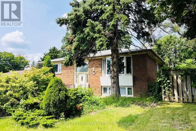Photo - 16 Lochinvar Crescent