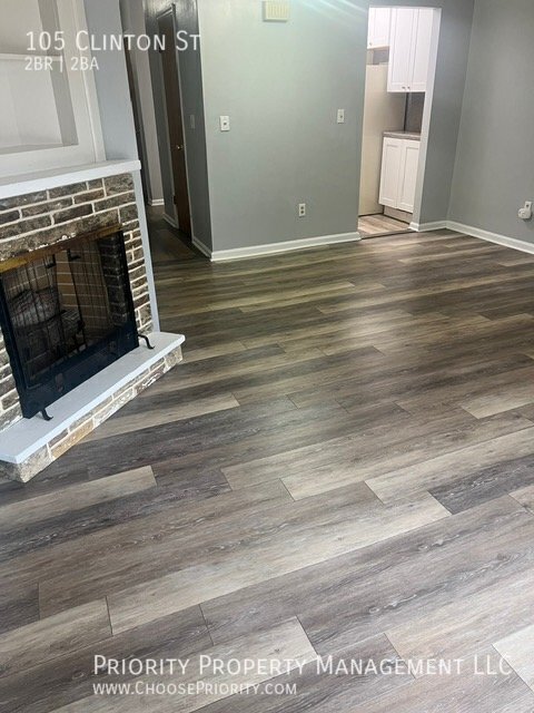 Photo - 105 Clinton St