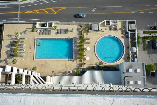 Photo - 555 NE 15th St Unit 31F