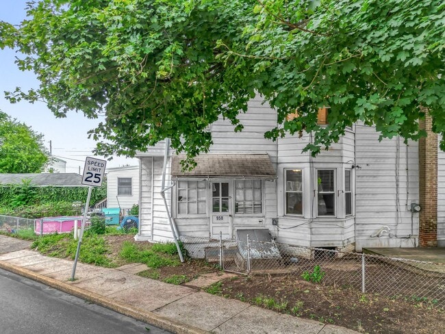 Photo - Spacious 3-bedroom, 1-bath home available now!