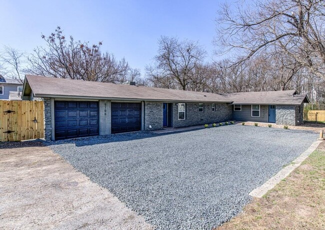 Photo - 5706 Gloucester Ln