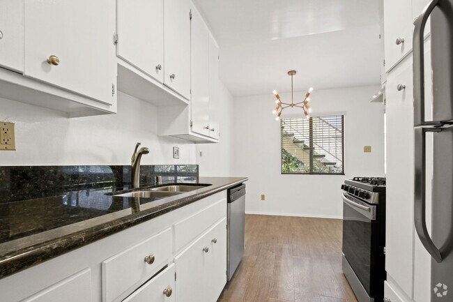 Building Photo - 1449 Princeton St Rental