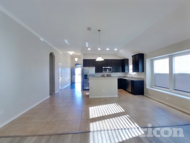 Photo - 313 Lucky Landing Dr