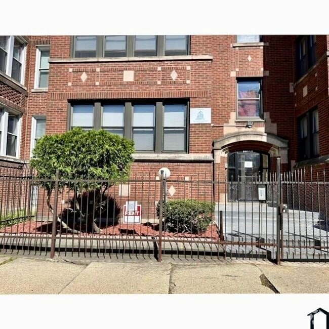 Building Photo - 8017 S Carpenter St Rental
