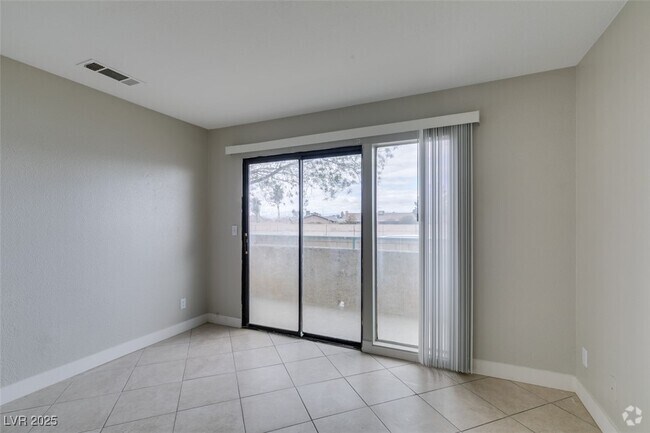 Building Photo - 820 N Sloan Ln Unit 106 Rental
