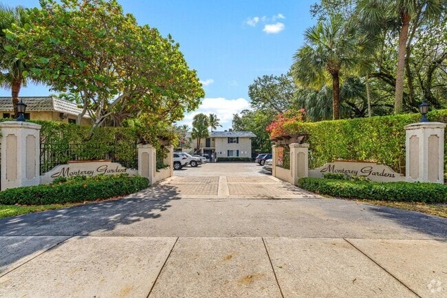 Building Photo - 8609 SW 68th Ct Unit 3 Rental