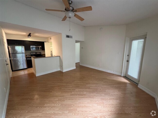 Building Photo - 620 S Park Rd Unit 35-2 Rental