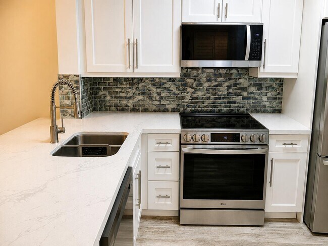 Photo - 2226 N Cypress Bend Dr Unit 103