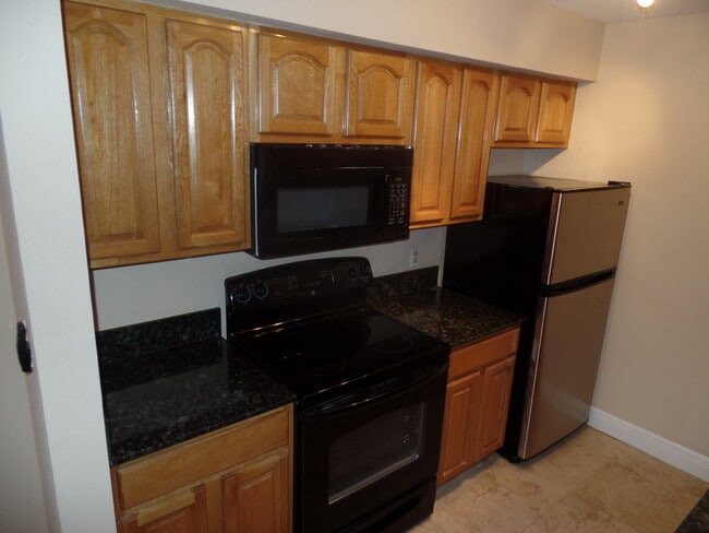 Building Photo - 2485 NW 33rd St Unit 1602 Rental