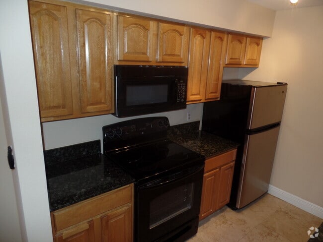 Building Photo - 2485 NW 33rd St Unit 1602 Rental