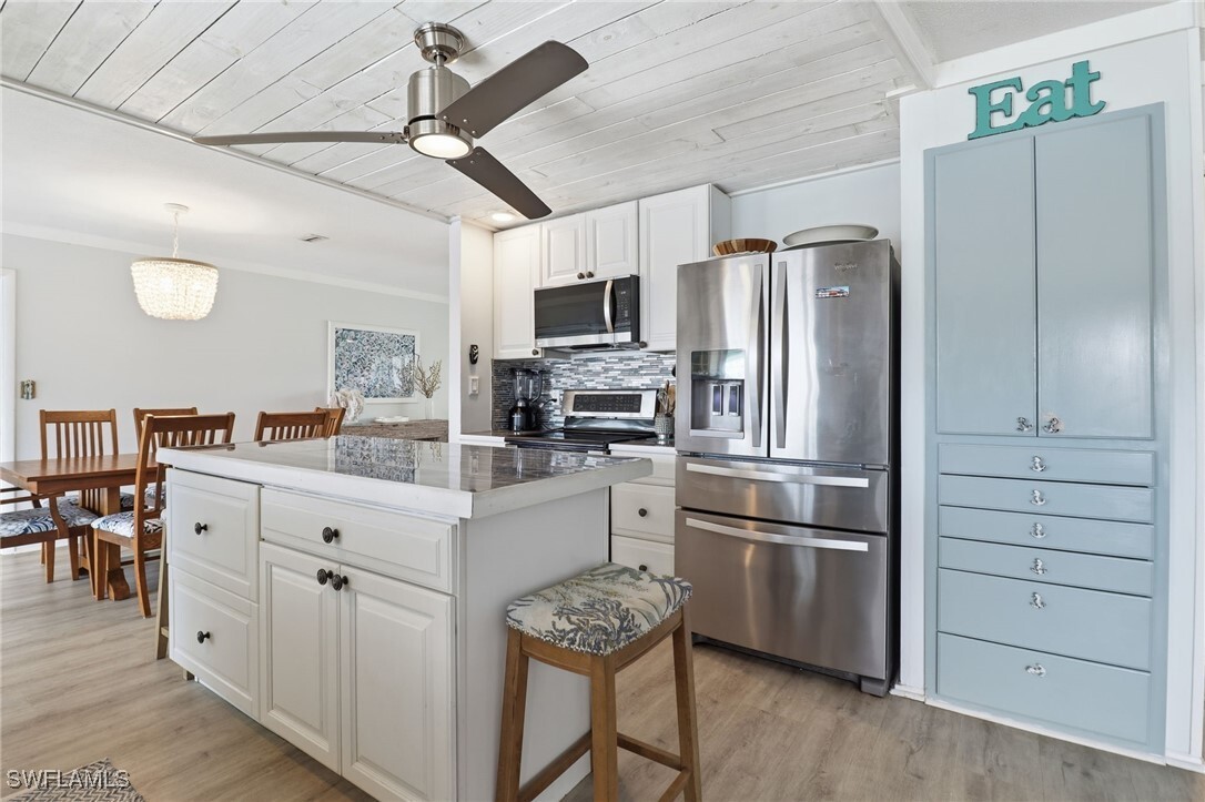 Photo - 2211 Bayview Rd