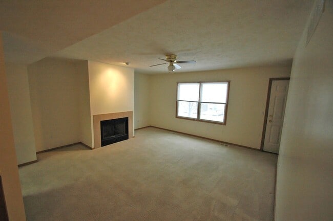 Photo - 98 Yotzonot Dr