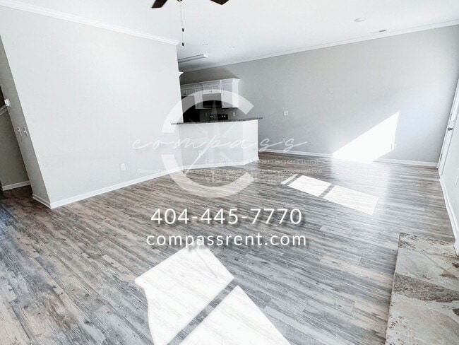 Photo - 200 Lyndon Wy NW