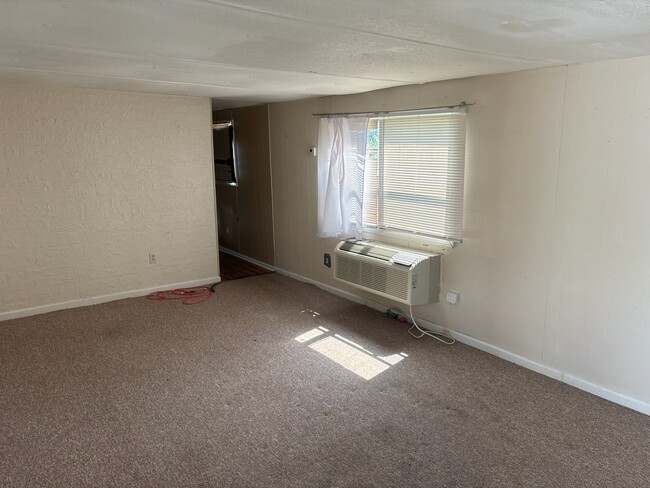 Photo - 475 Landis Ln