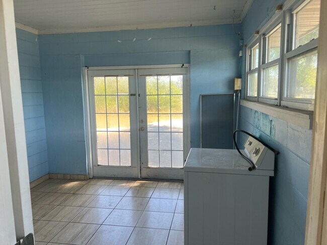 Photo - 2785 W Southampton Rd