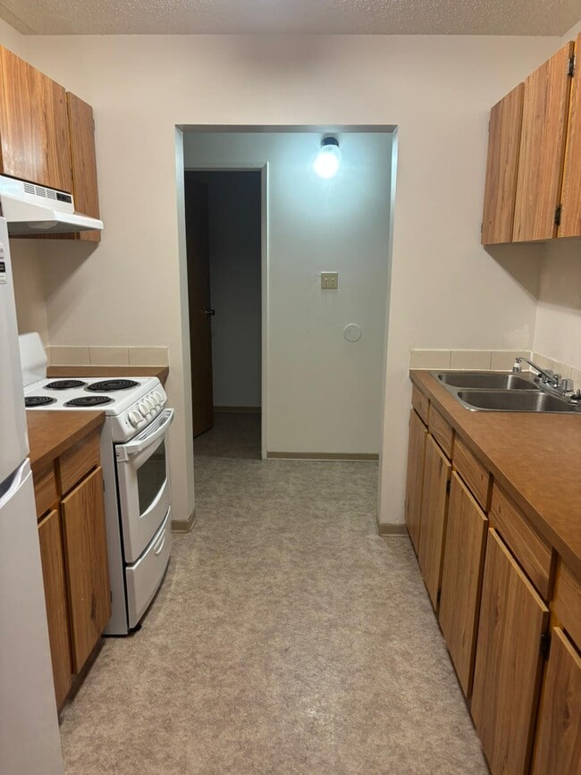 Building Photo - 7 Park Ln Dr Unit 107N