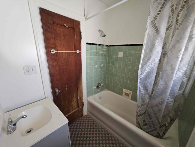 Photo - 511 West Elizabeth Street Apartment Unit A