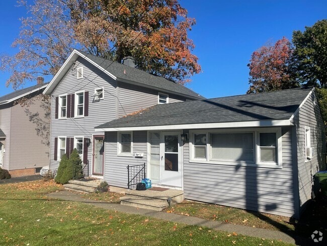 Building Photo - 62 High St Unit 1W Rental