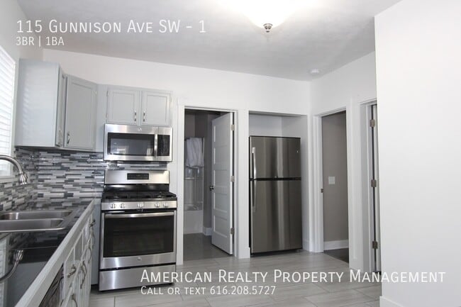 Photo - 115 Gunnison Ave SW Unit 1