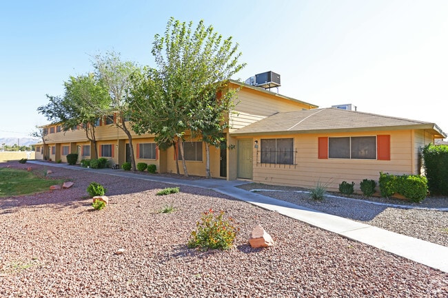 Building Photo - Thunderbird Rental