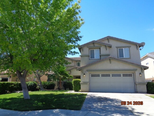 Building Photo - Large West Lancaster 2 Story Built in 2004 with 3638 sq. ft.