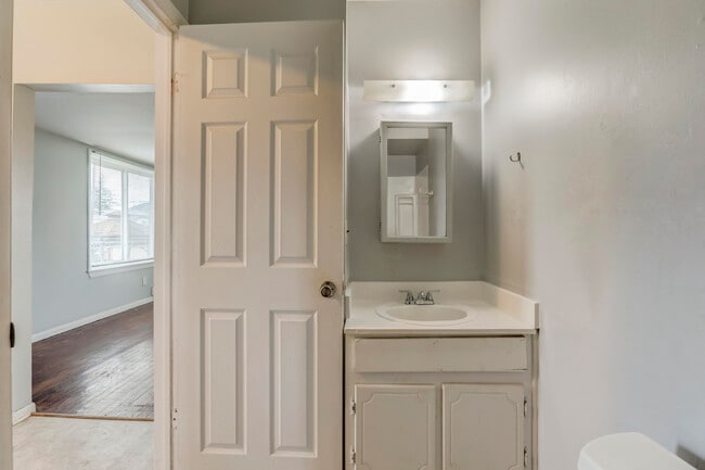Photo - 18635 Meier St