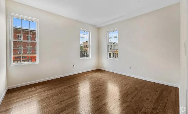 Building Photo - 2 bedroom in Long Island City NY 11105 Unit 4 Rental