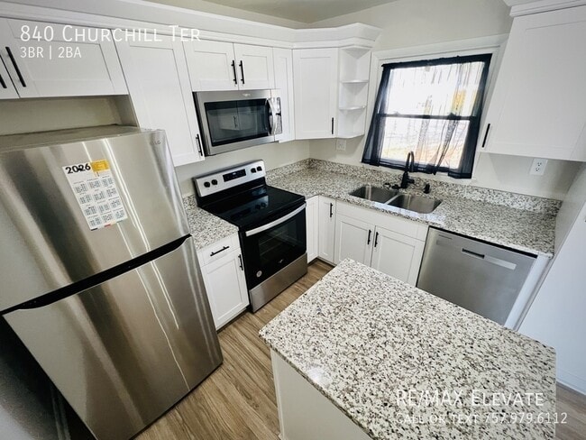 Photo - 840 Churchill Terrace