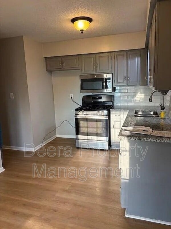 Photo - 9616 Hadley Dr