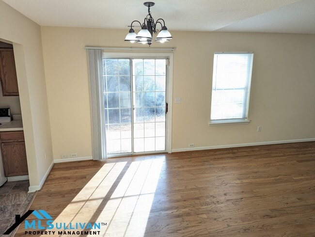 Photo - 5015 Silhouette Dr