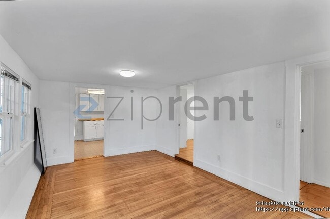 Photo - 1055 48th St