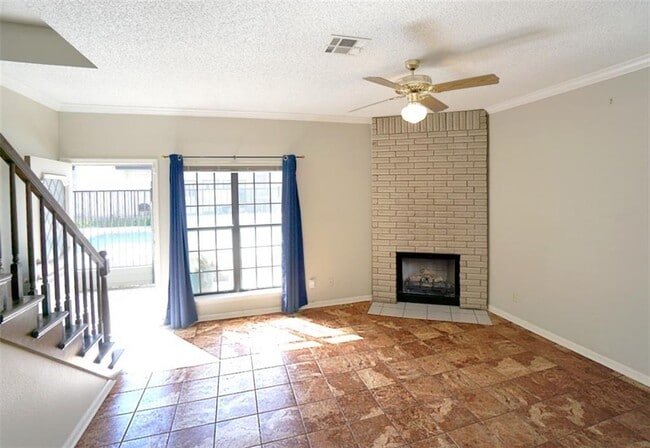 Photo - 1307 Kinney Ave Unit 117