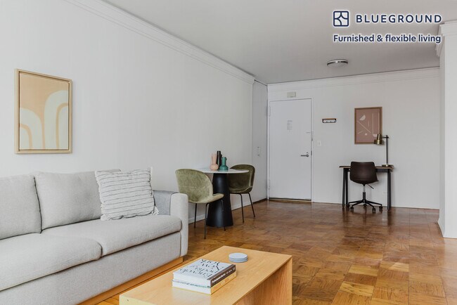 Photo - 230 W 55th St Unidad FL5-ID1587