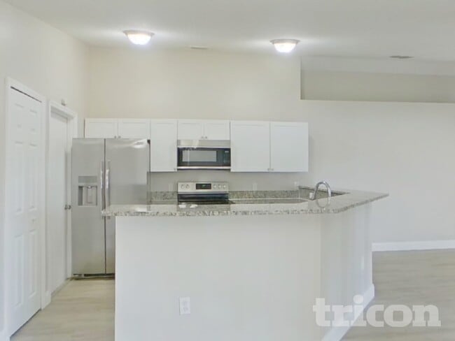 Photo - 906 Dartmouth Ct