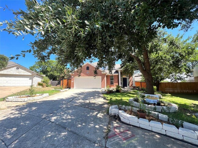 Photo - 2106 Huxley Ln