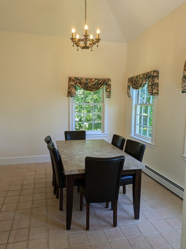 Photo - 134 Mountain Rd