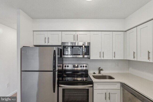 Photo - 1420 Locust St Unit 8H