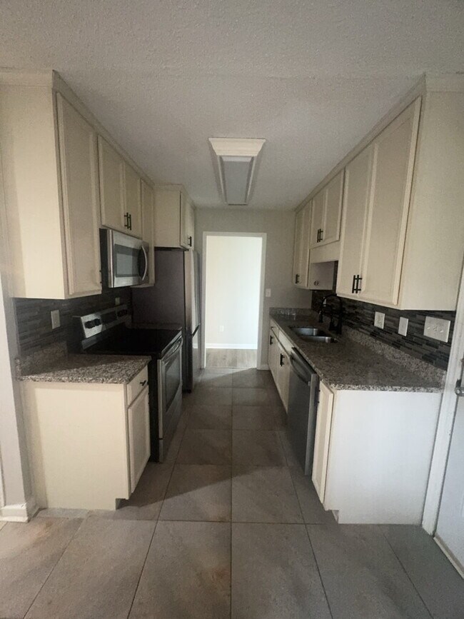 Photo - Charming 3 Bedroom, 2 Bath Home
710 Stonewall Avenue