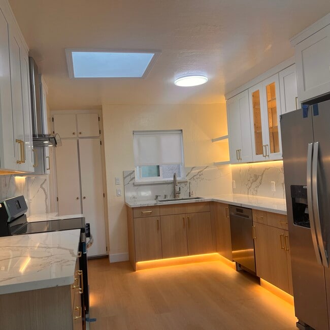 Building Photo - 126 Margaret Ave Unit Both