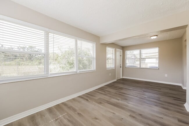 Photo - 1412 Brookhill Dr