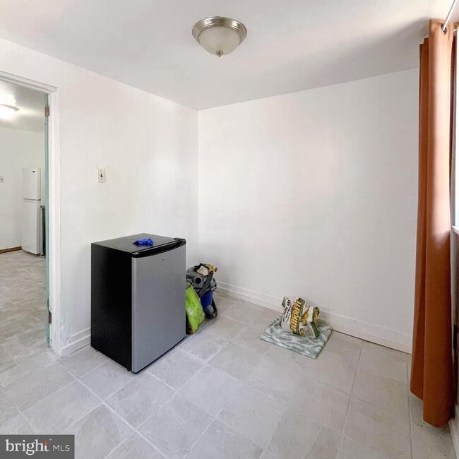 Photo - 1811 E Sergeant St