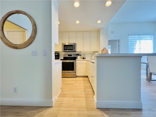 Photo - 411 NE Plantation Rd Unit 526