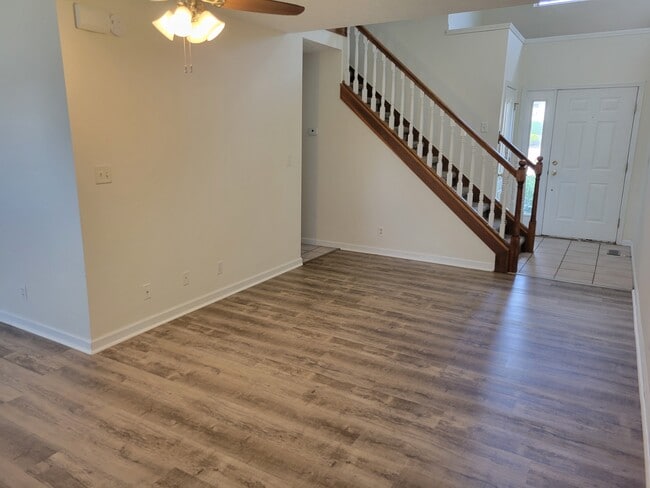 Photo - 614 Vineyards Ct