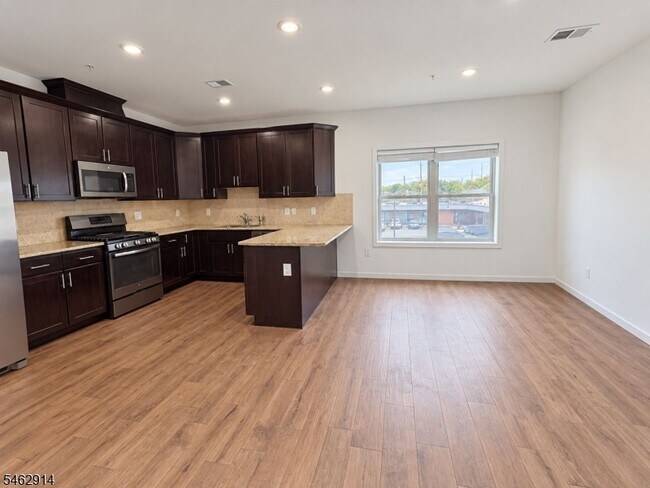 Photo - 1317 North Ave Unit 204