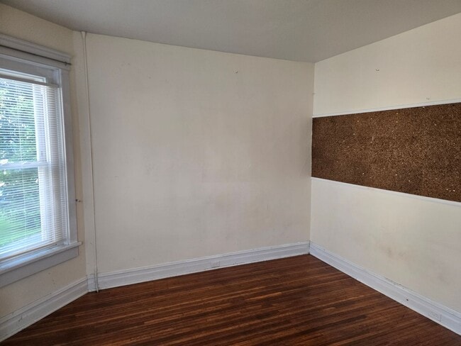 Photo - 1 Manor Ave