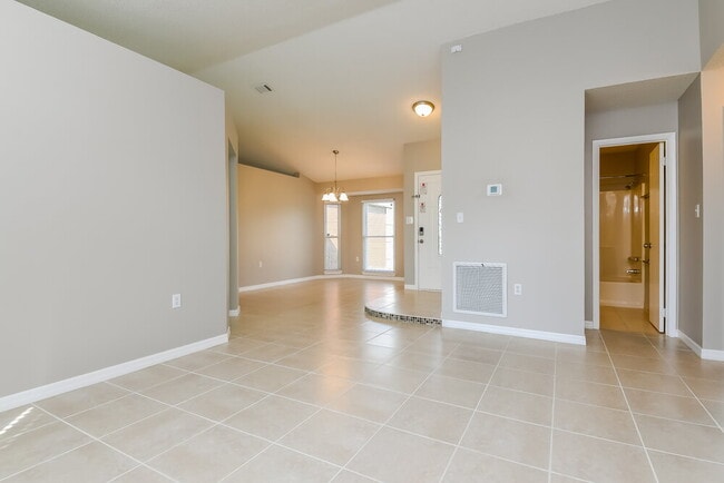 Photo - 264 Magellan Dr