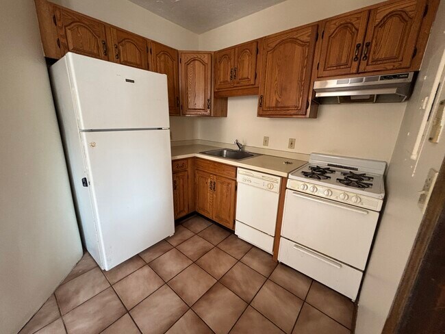 240 Kelton St Unidad 4